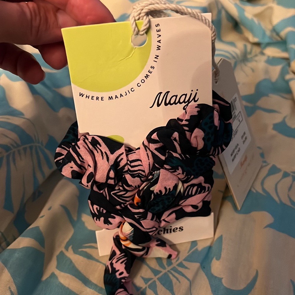 The Waimea Hair Tie / Scarf - Picture 2 of 4